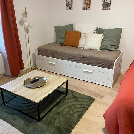 Chambre Familiale Independante Avec Salle De Bain Privee ポアティエ エクステリア 写真