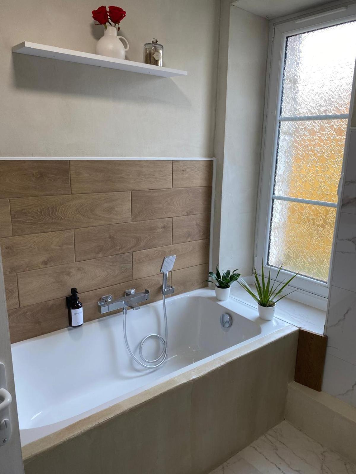 Chambre Familiale Independante Avec Salle De Bain Privee ポアティエ エクステリア 写真